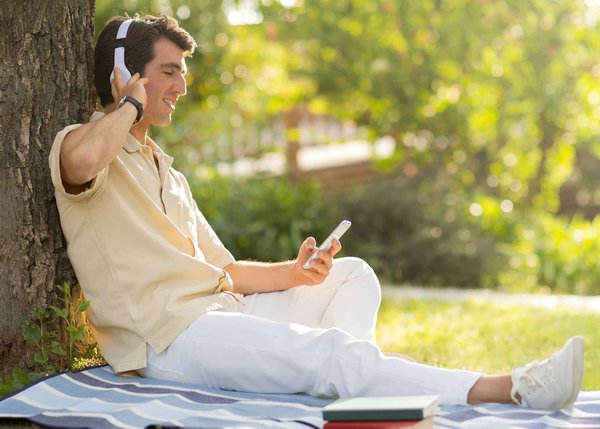 The ultimate AI is there: using chatbot to various ends (learning, writing, etc.)